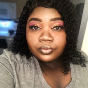 Meet your Posher, Alicia